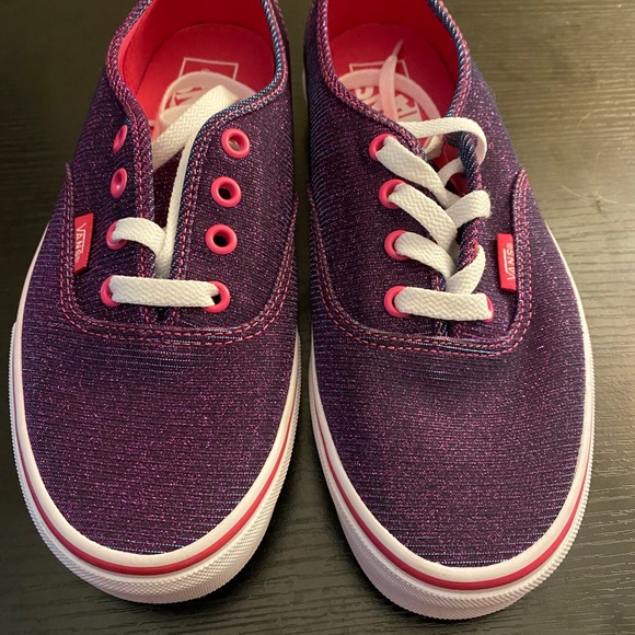 New Women’s Size 7 Magenta Shimmer VANS - Picture 1 of 4